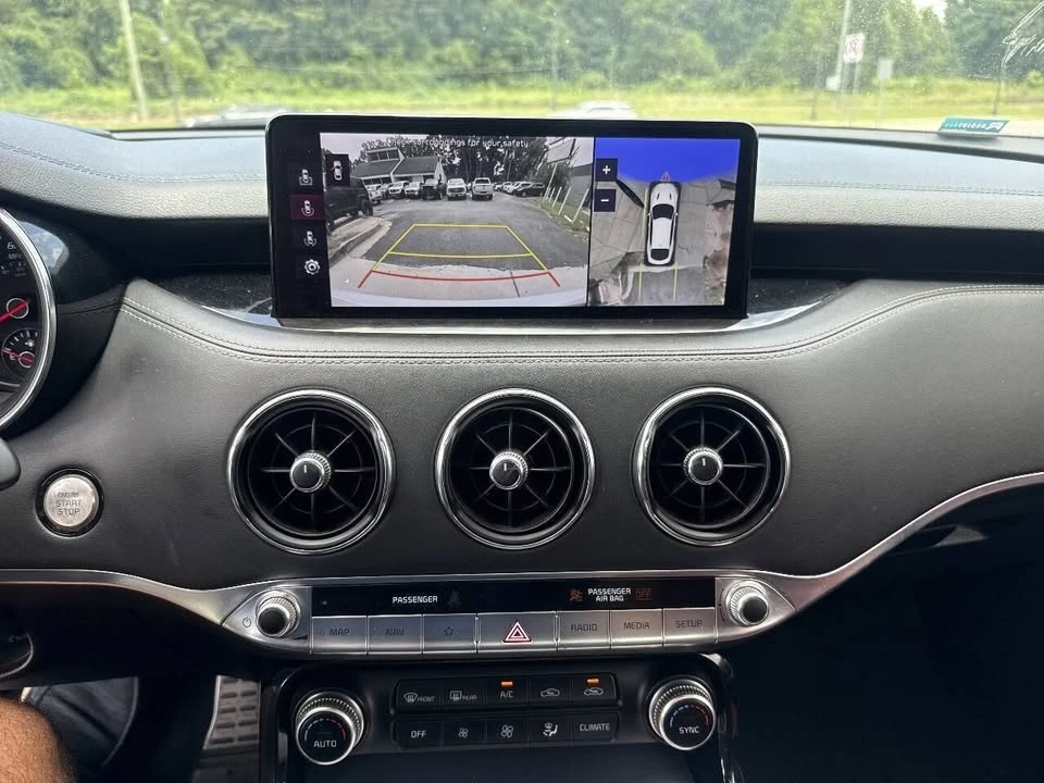 2022 Kia Stinger - Image 13 of 16