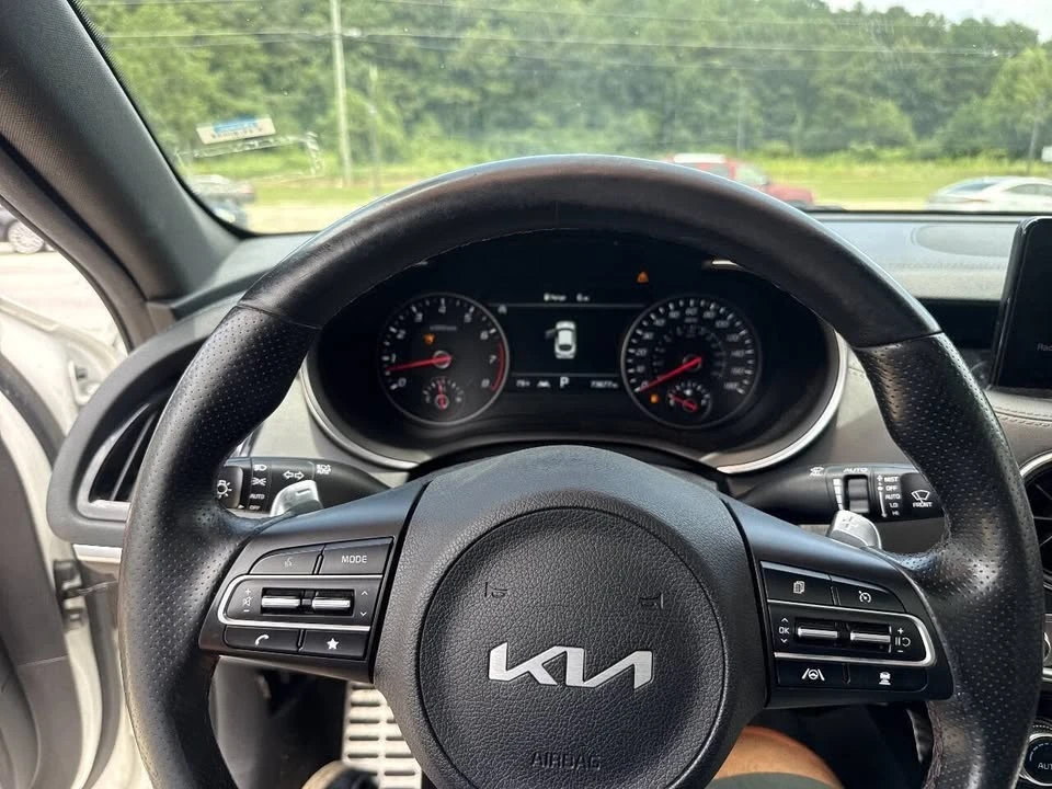2022 Kia Stinger - Image 12 of 16