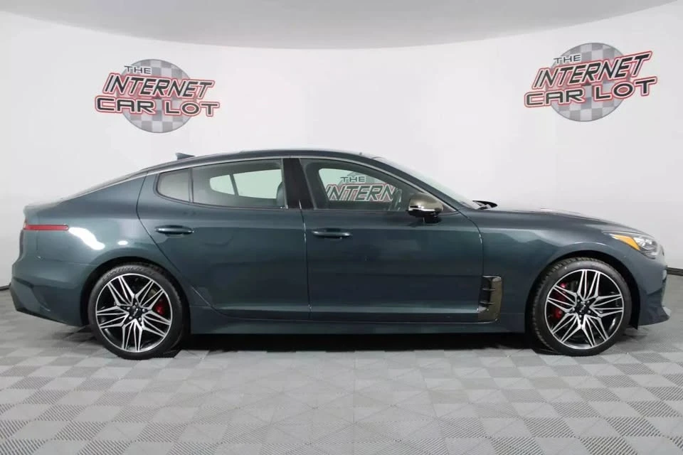 2022 Kia Stinger - Image 9 of 20