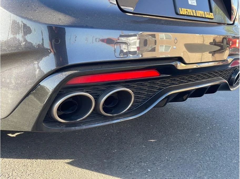 2022 Kia Stinger - Image 15 of 20