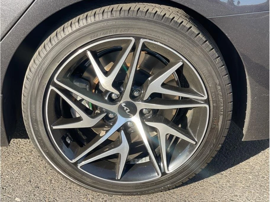 2022 Kia Stinger - Image 10 of 20