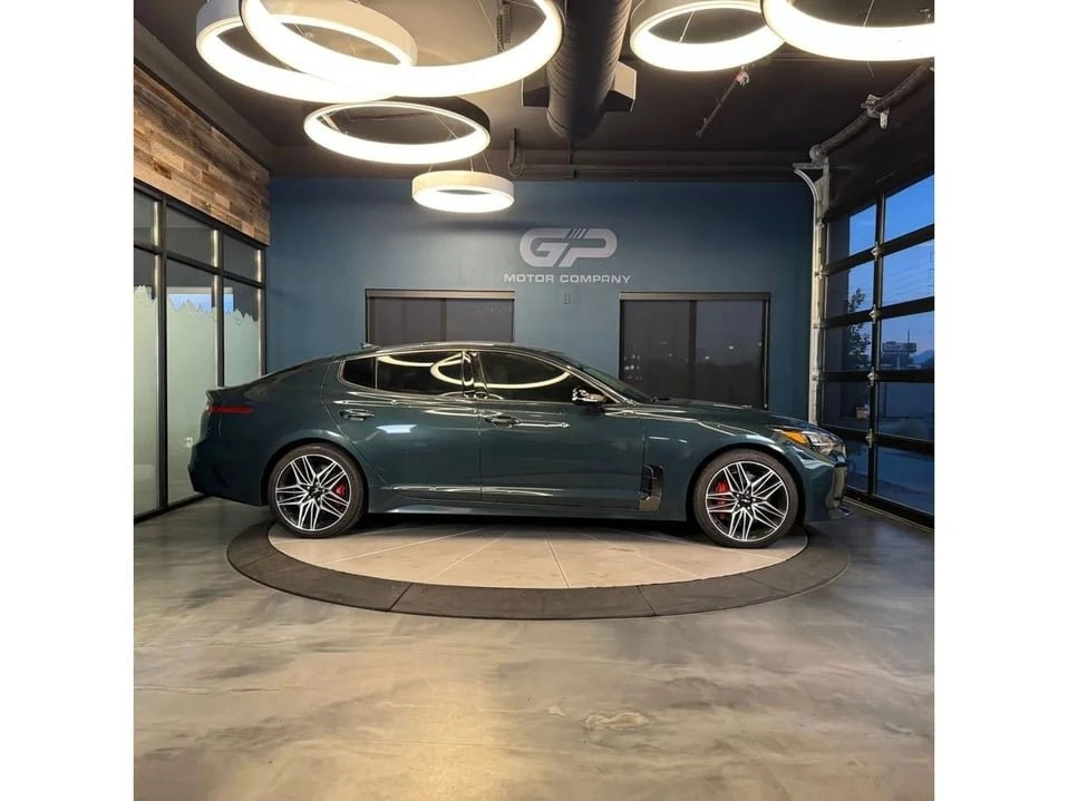 2022 Kia Stinger - Image 2 of 20