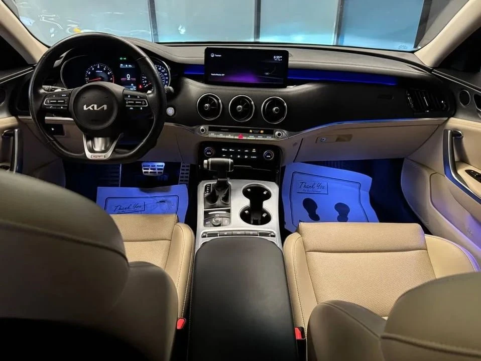 2022 Kia Stinger - Image 9 of 20