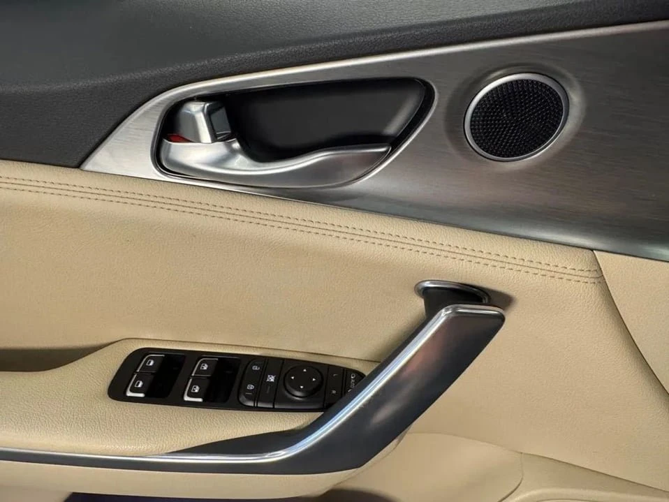 2022 Kia Stinger - Image 19 of 20