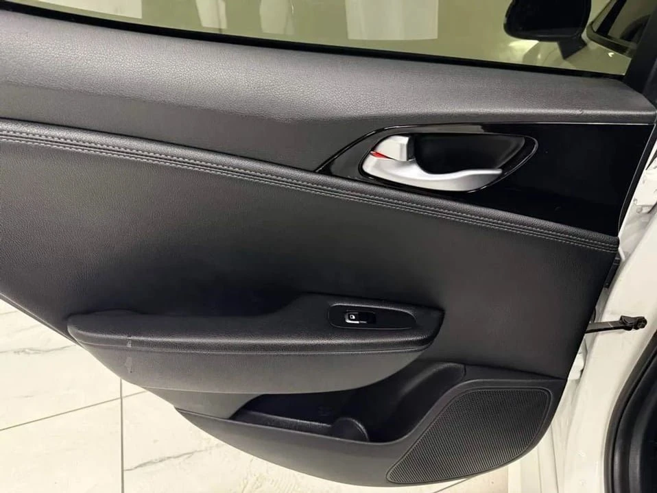 2022 Kia Stinger - Image 17 of 20