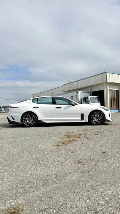 2022 Kia Stinger - Image 4 of 18