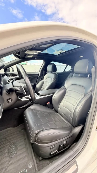 2022 Kia Stinger - Image 12 of 18