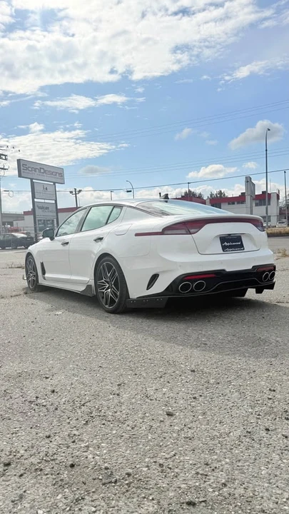 2022 Kia Stinger - Image 8 of 18