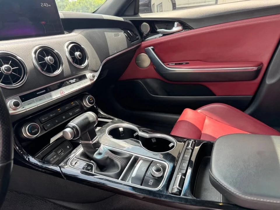 2022 Kia Stinger - Image 18 of 20