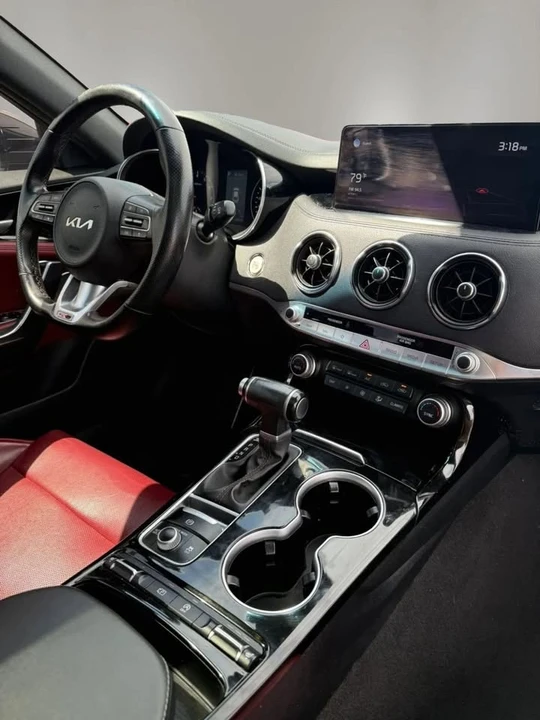 2022 Kia Stinger - Image 12 of 16