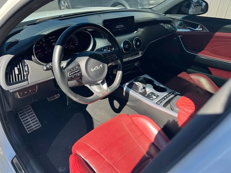 2022 Kia Stinger GT - Image 15 of 20