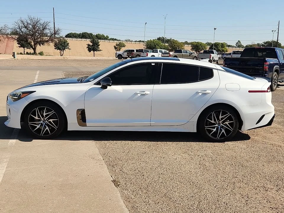 2022 Kia Stinger - Image 2 of 12