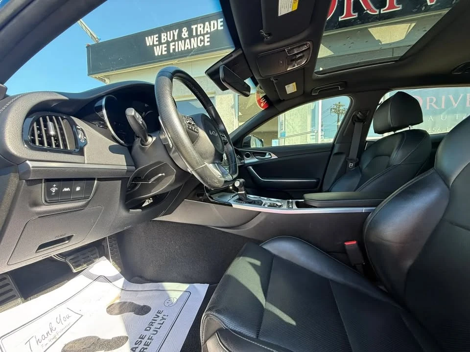 2022 Kia Stinger - Image 9 of 20