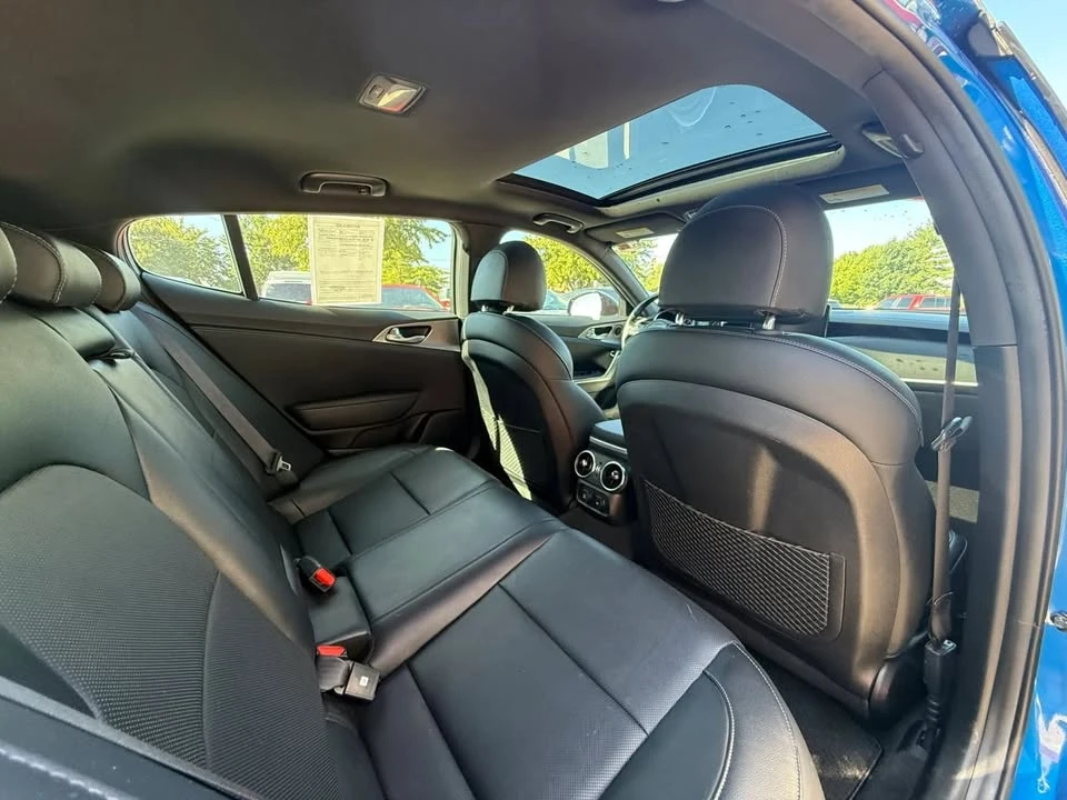 2022 Kia Stinger - Image 11 of 20