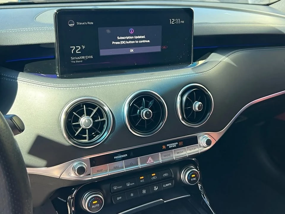 2022 Kia Stinger GT - Image 17 of 20