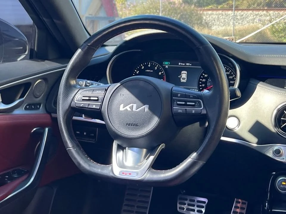 2022 Kia Stinger - Image 13 of 17