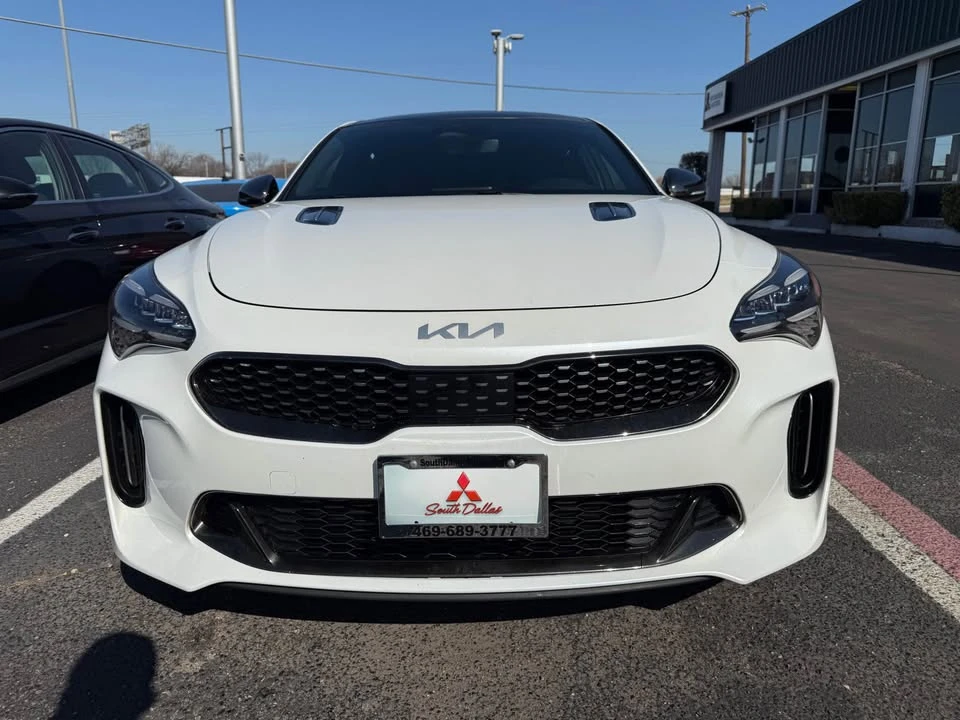 2022 Kia - Image 2 of 11
