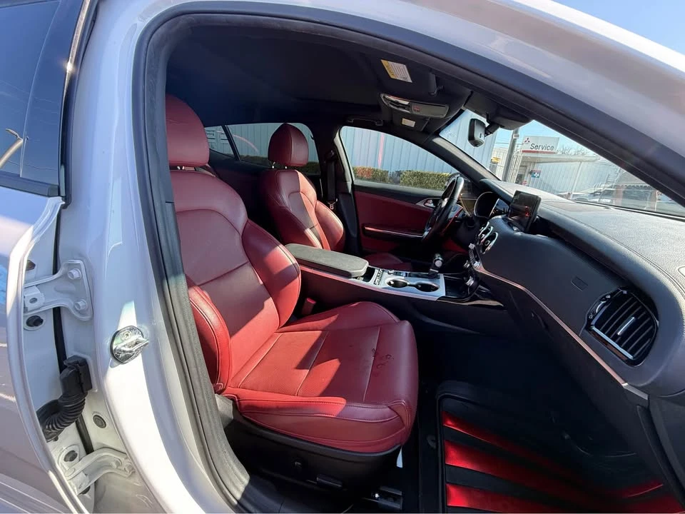 2022 Kia - Image 10 of 11
