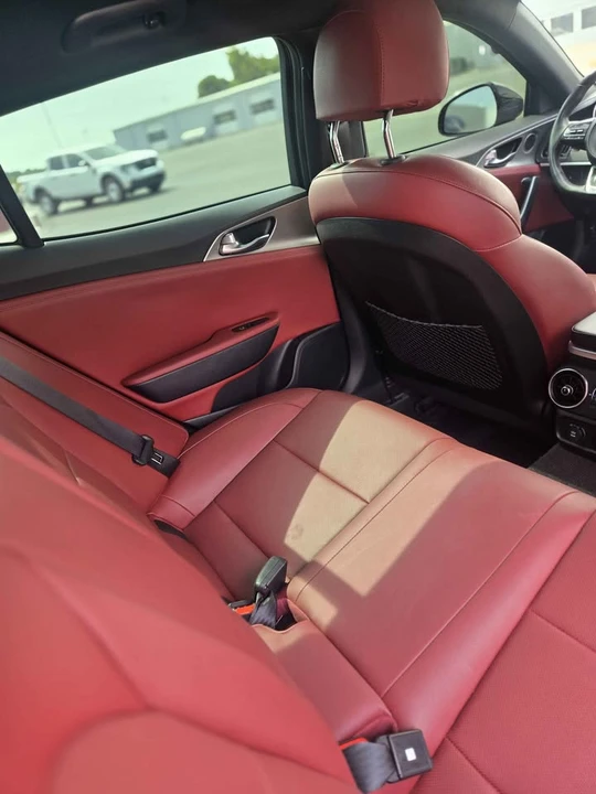 2022 Kia Stinger - Image 8 of 10