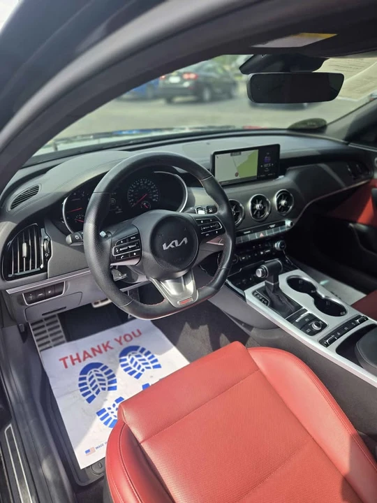 2022 Kia Stinger - Image 9 of 10