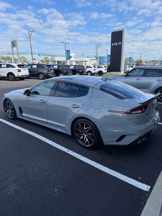 2022 Kia Stinger GT - Image 2 of 6
