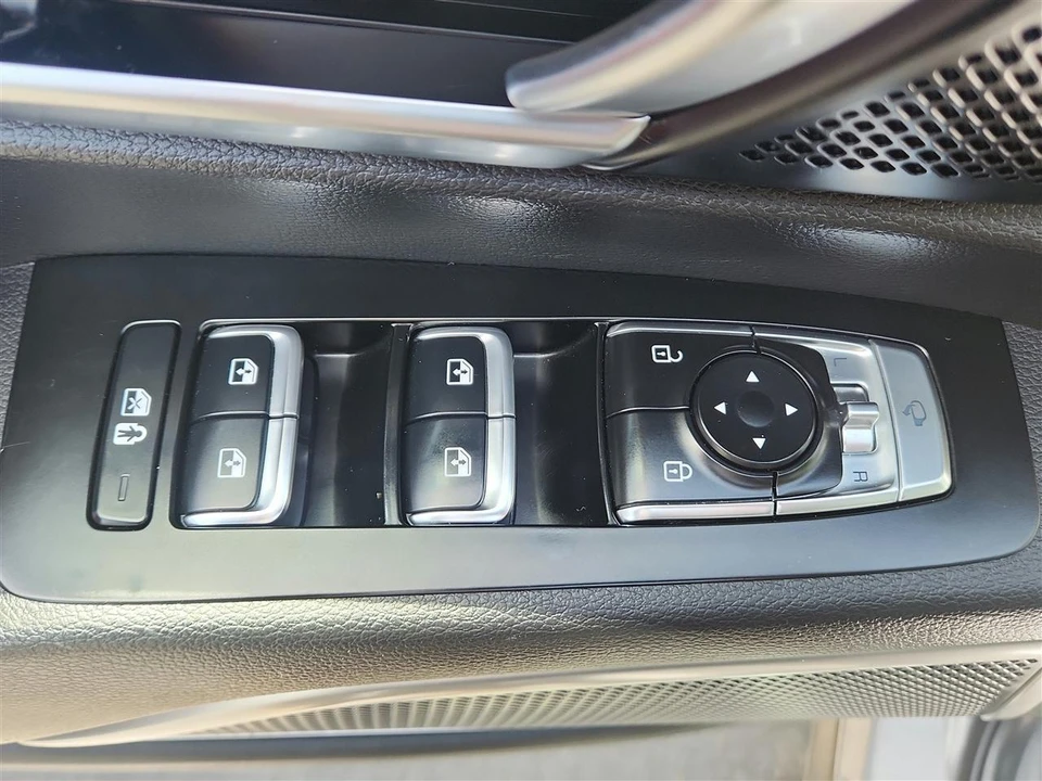 2022 Kia Telluride - Image 18 of 30