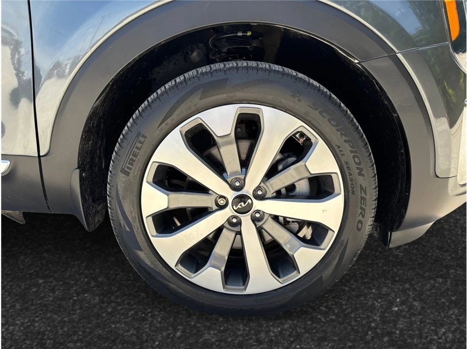 2022 Kia Telluride - Image 13 of 21