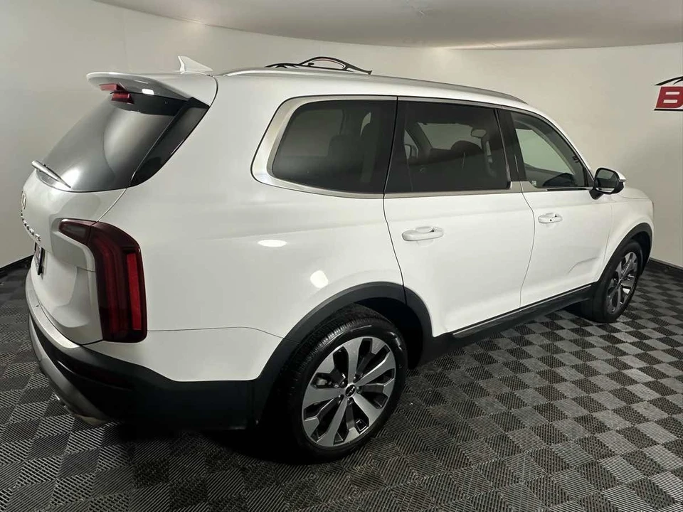 2022 Kia Telluride - Image 8 of 21