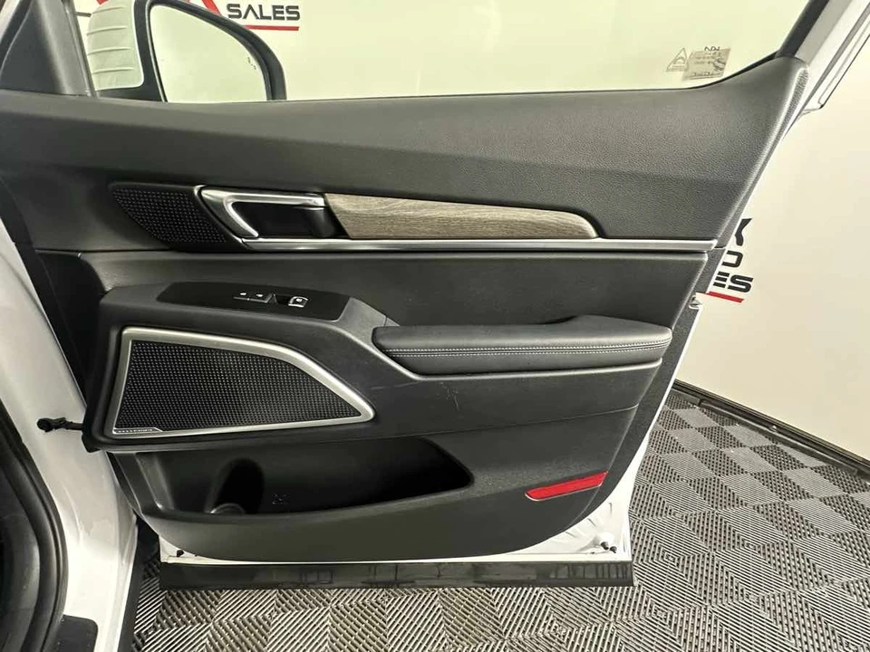 2022 Kia Telluride - Image 16 of 21