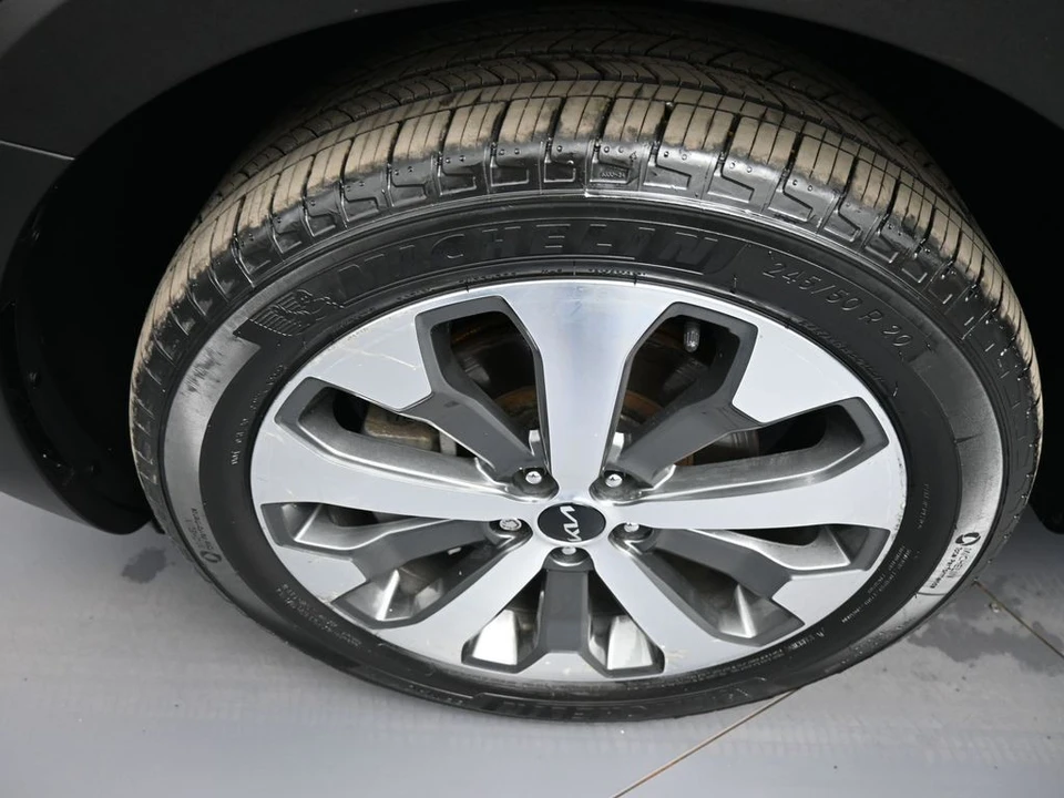 2022 Kia Telluride - Image 14 of 21