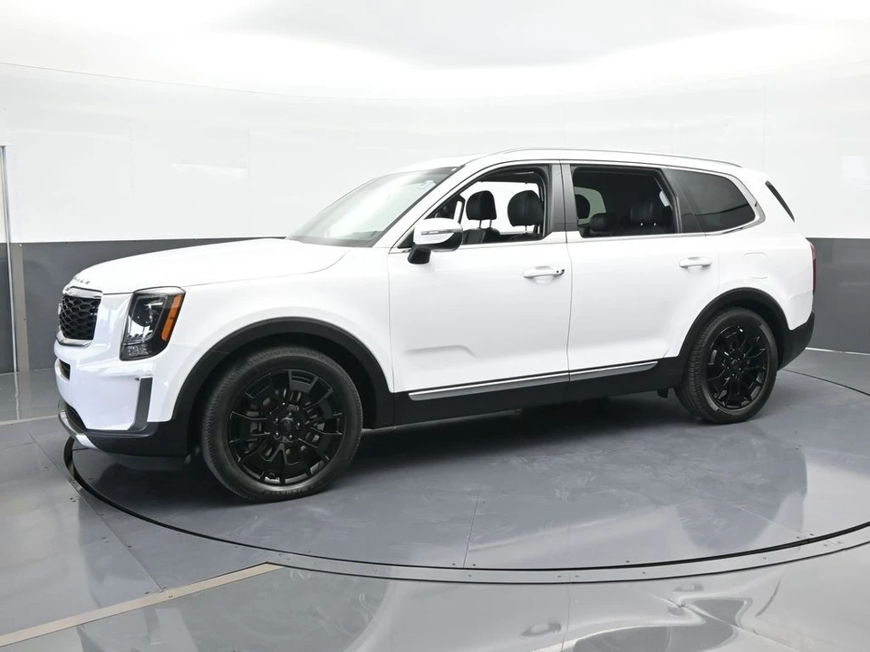 2022 Kia Telluride - Image 2 of 12