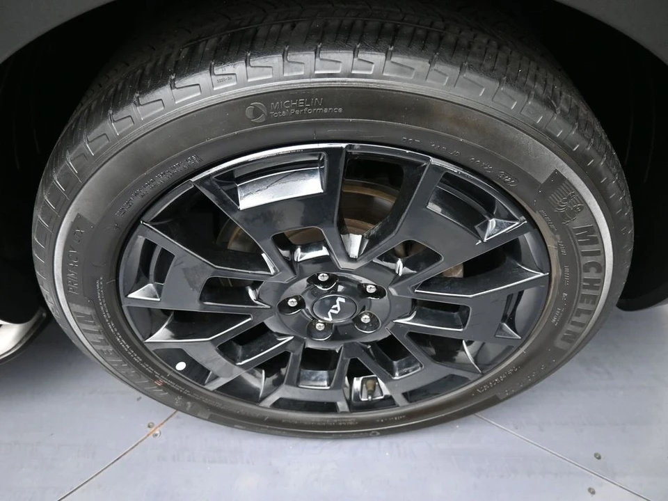2022 Kia Telluride - Image 15 of 21