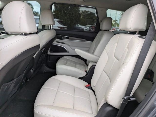 2022 Kia Telluride - Image 16 of 21