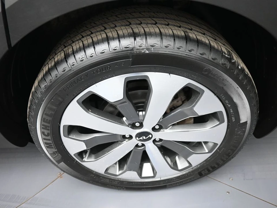 2022 Kia Telluride - Image 15 of 21
