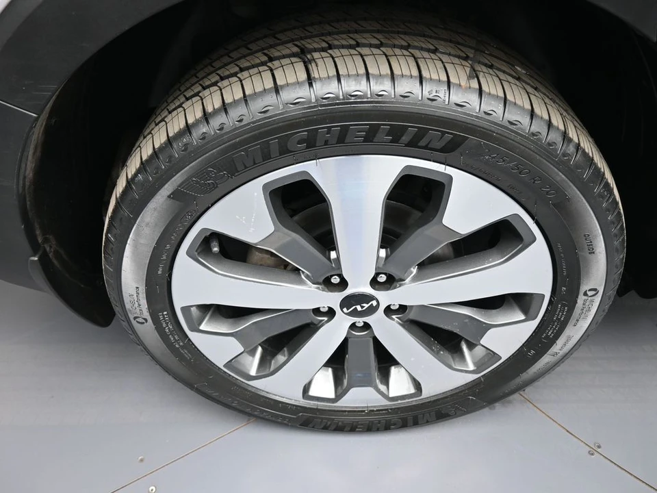 2022 Kia Telluride - Image 12 of 21