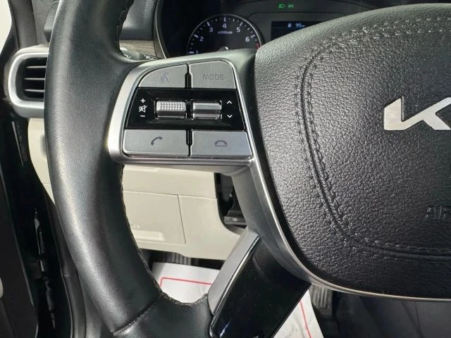 2022 Kia Telluride - Image 16 of 21