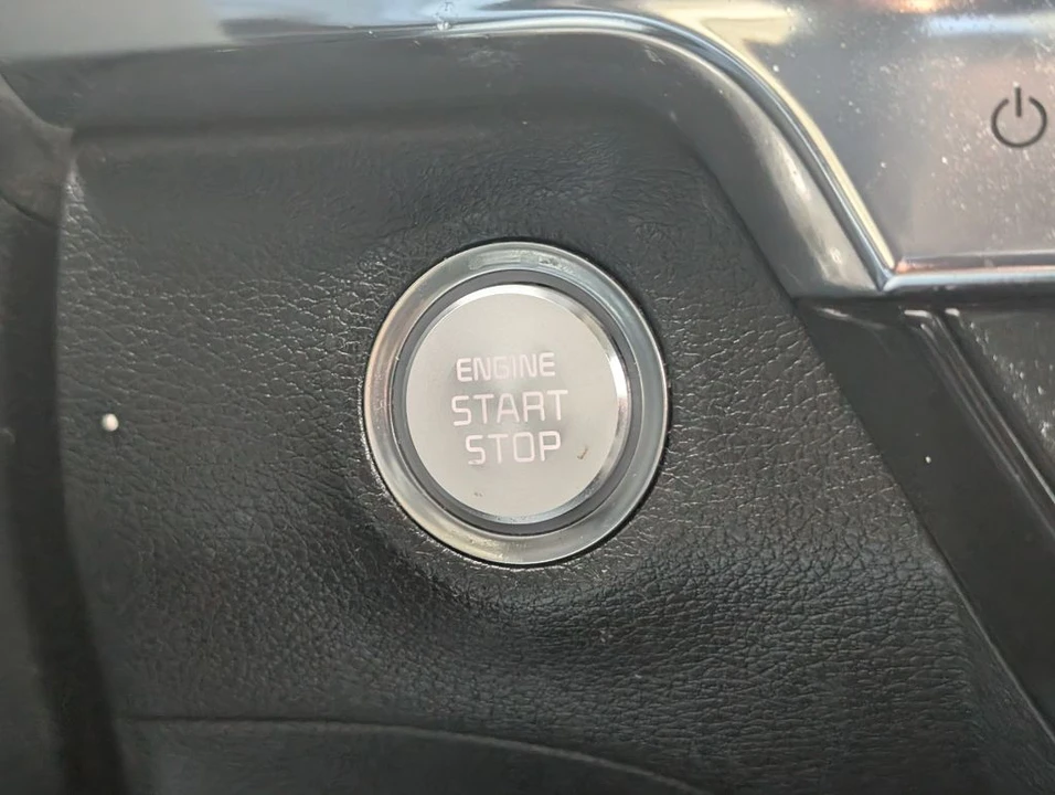 2022 Kia Telluride - Image 16 of 21