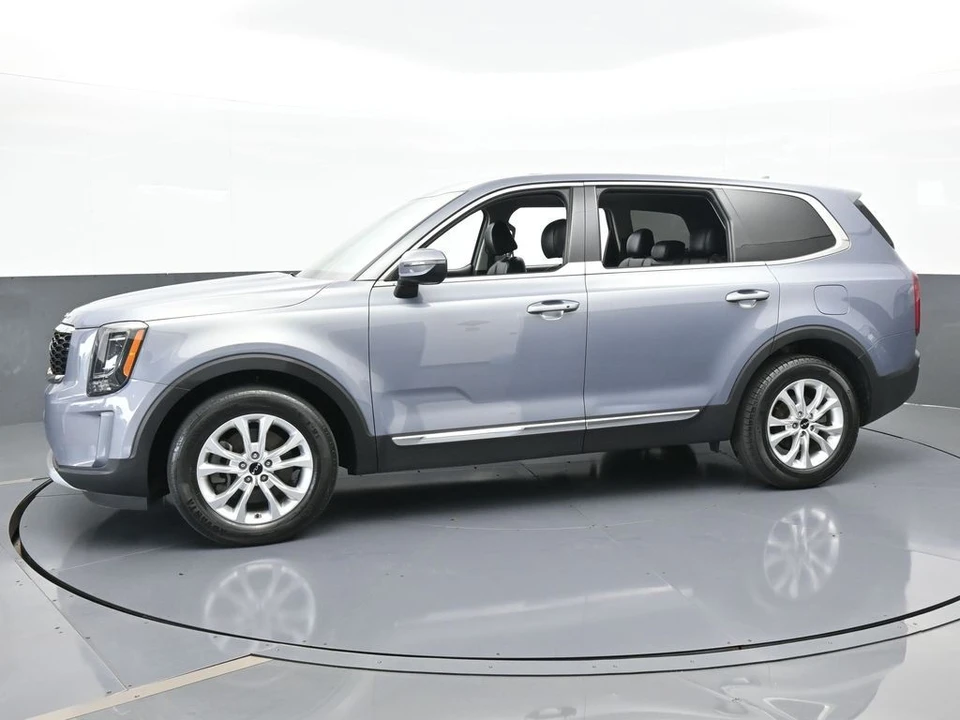 2022 Kia Telluride - Image 2 of 12