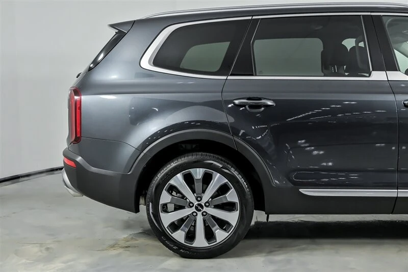 2022 Kia Telluride - Image 13 of 21