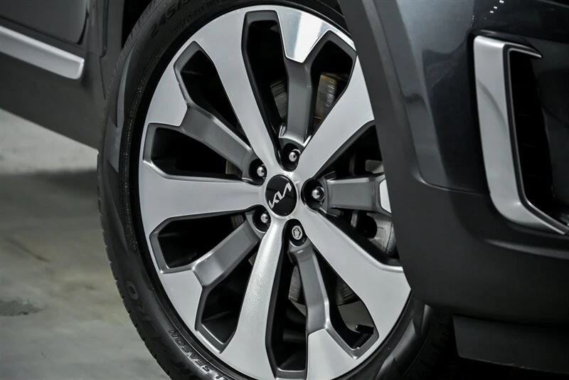 2022 Kia Telluride - Image 4 of 21