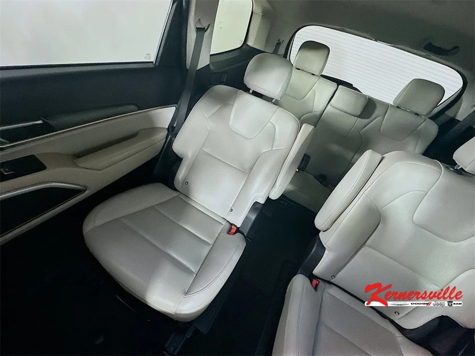 2022 Kia Telluride - Image 12 of 21