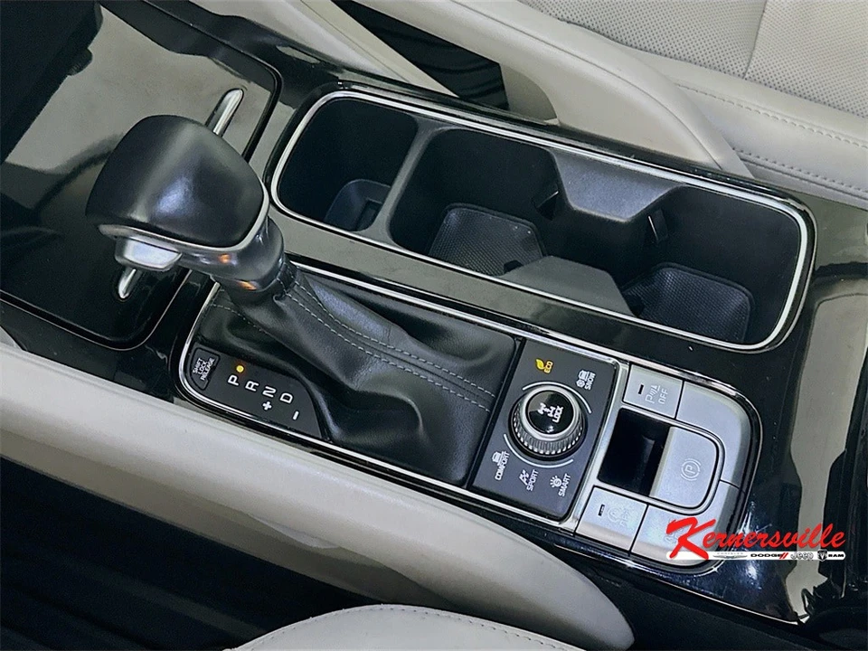 2022 Kia Telluride - Image 16 of 21