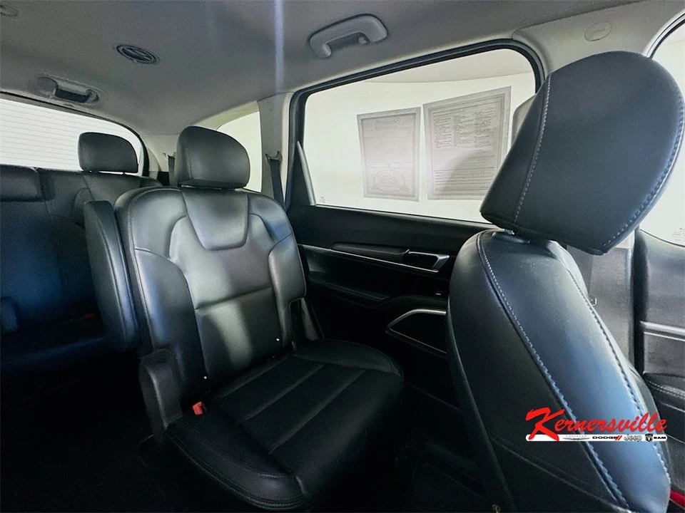 2022 Kia Telluride - Image 14 of 21