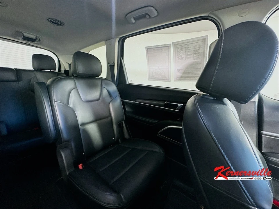 2022 Kia Telluride - Image 14 of 21