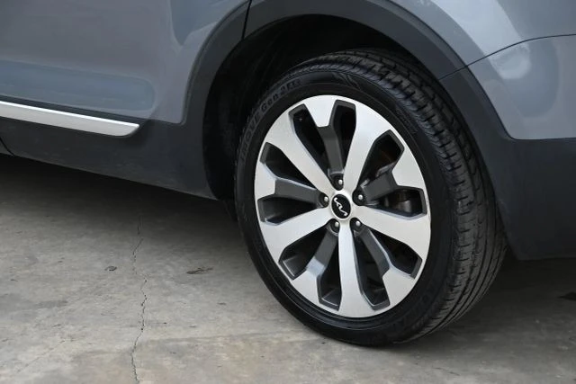 2022 Kia Telluride - Image 9 of 21
