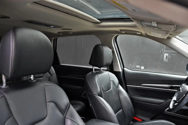 2022 Kia Telluride - Image 16 of 21