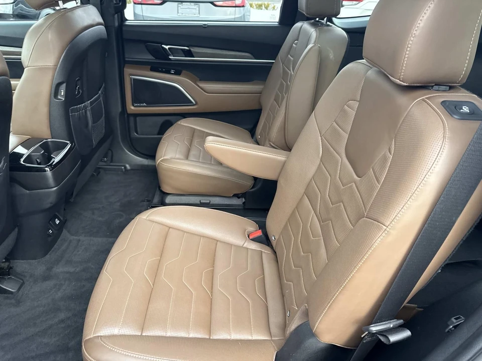 2022 Kia Telluride - Image 16 of 21