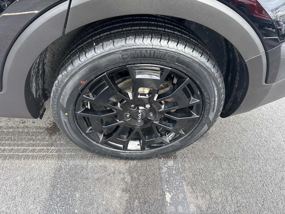 2022 Kia Telluride - Image 14 of 21