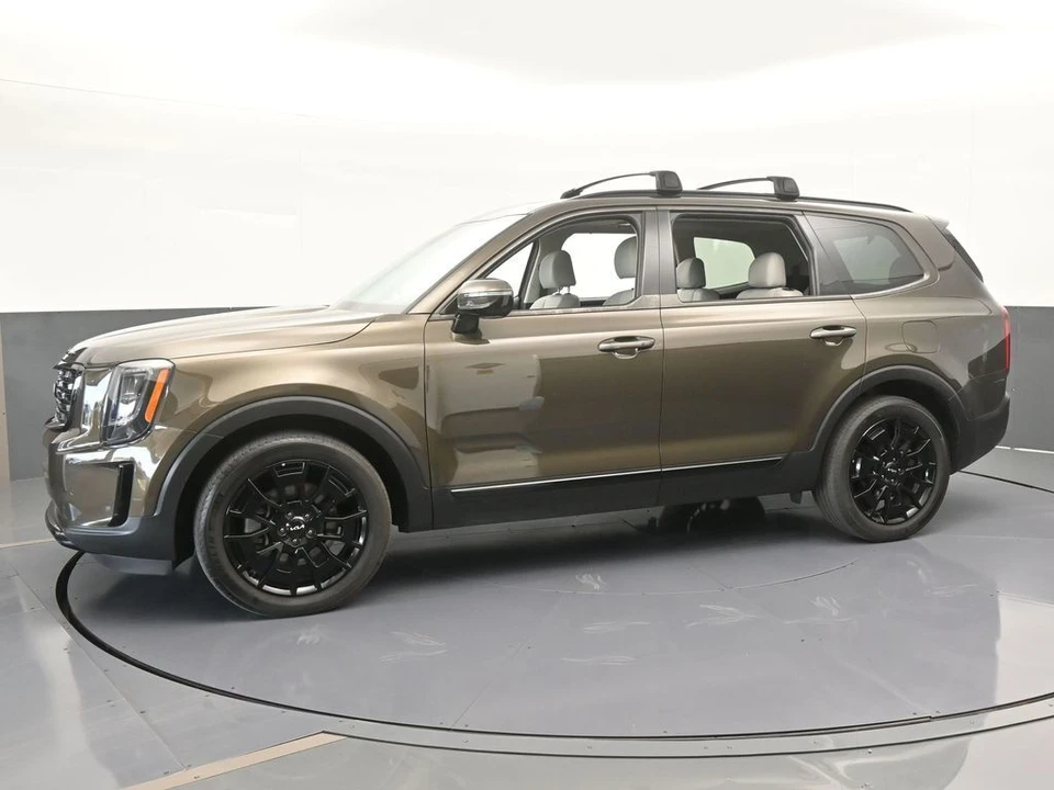 2022 Kia Telluride - Image 2 of 12