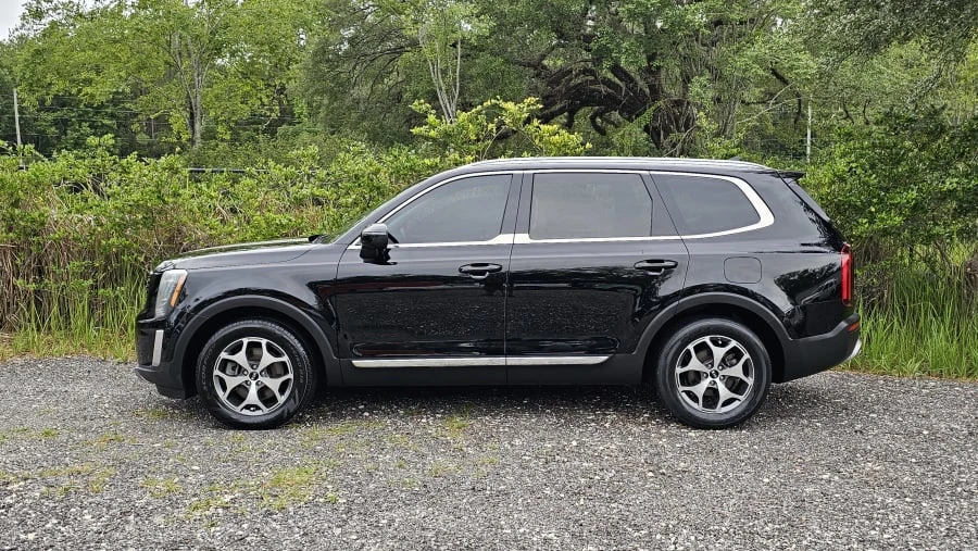 2022 Kia Telluride - Image 2 of 31